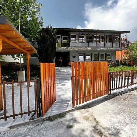 Vertical Hostel Маврово Экстерьер фото