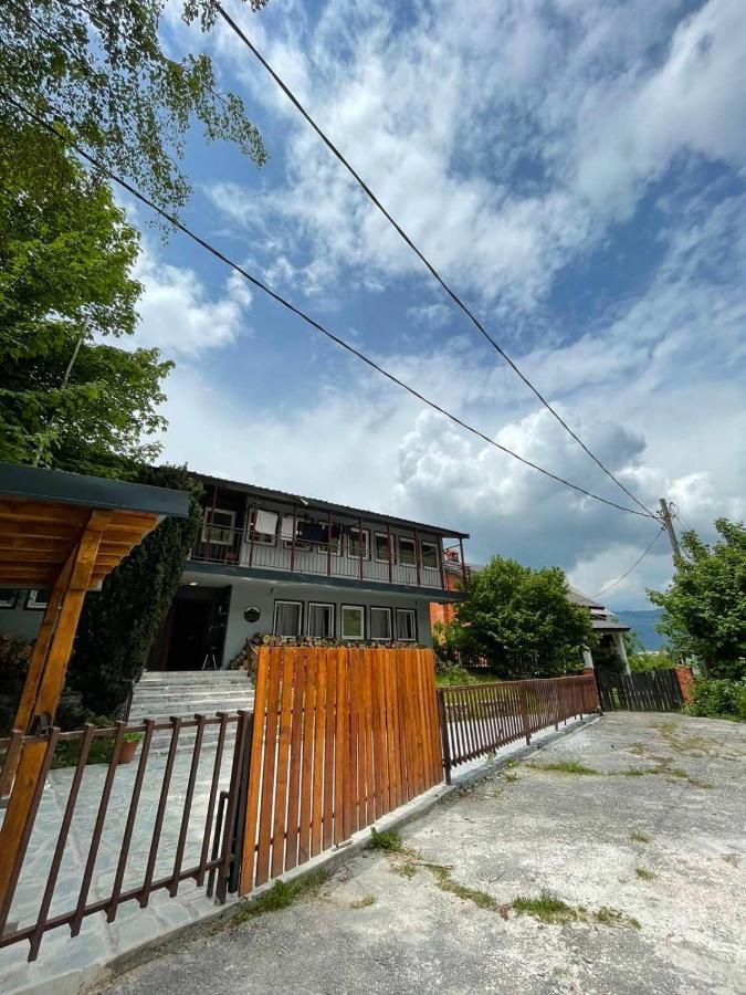 Vertical Hostel Маврово Экстерьер фото